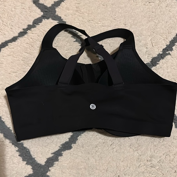 Victoria’s Secret Knockout Front Close Sports Bra. 34D - Picture 2 of 4